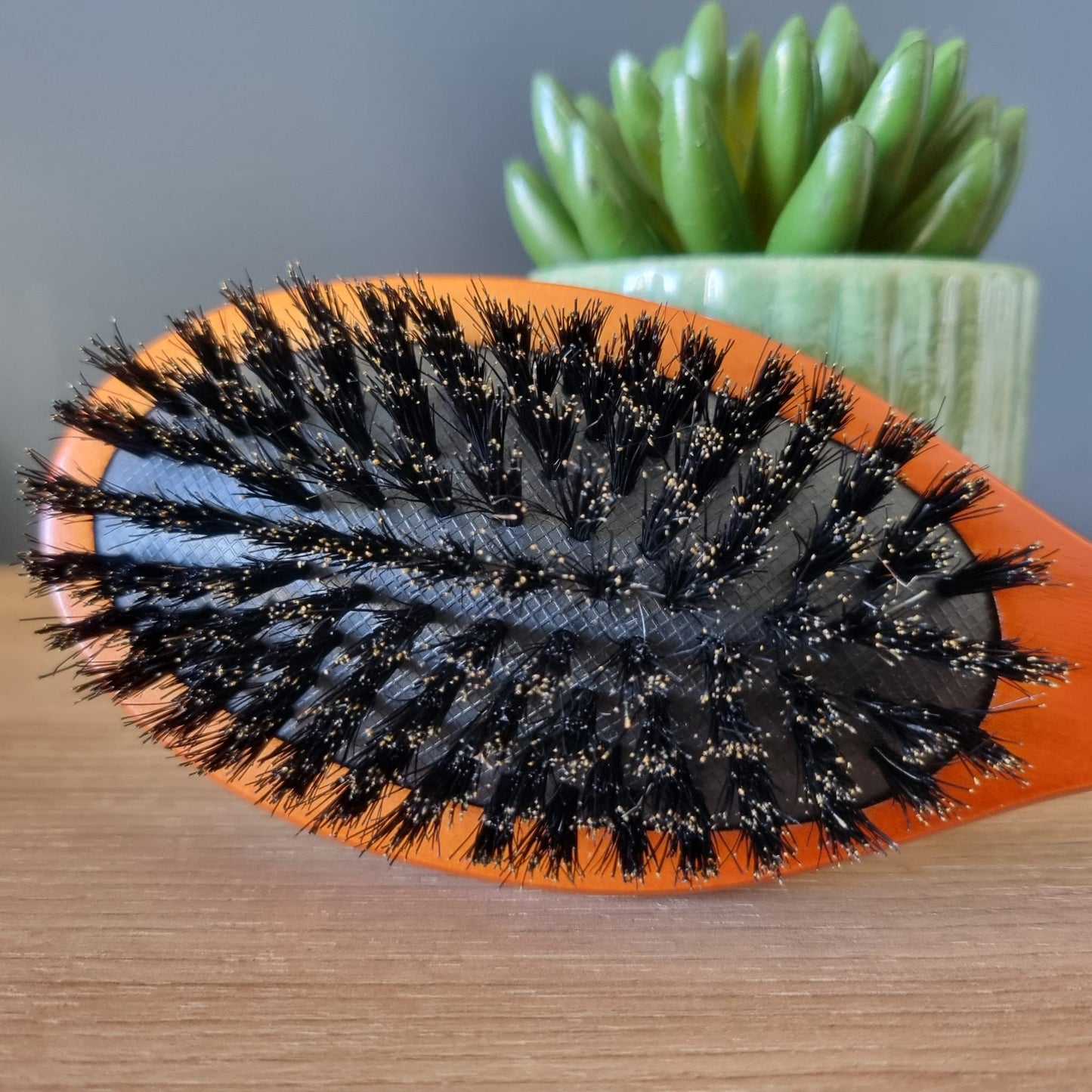 Brosse coiffante à poils de sanglier